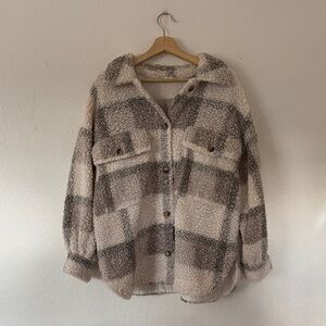 Altar'd State Plaid Teddy Shacket in Cream and Gray Sz M